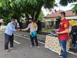 Warung Mang Pedeka Polres Lubuklinggau Peduli Masyarakat Ditengah Pandemi Covid19