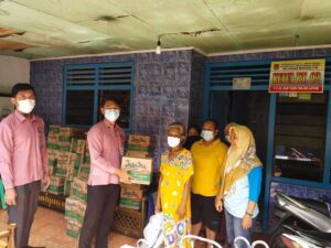 RS AR Bunda Lubuklinggau Bagikan Paket Sembako untuk Masyarakat Kurang Mampu