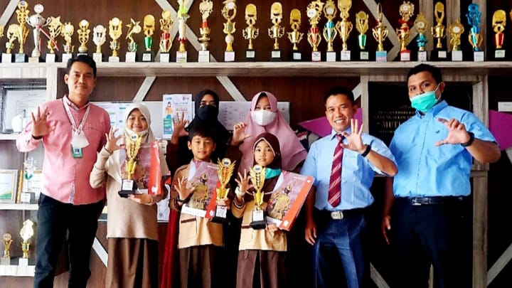 SDIT Mutiara Cendikia Raih Finalis Terbanyak di Erlangga English Speech Contest Se-Sumatera 2021