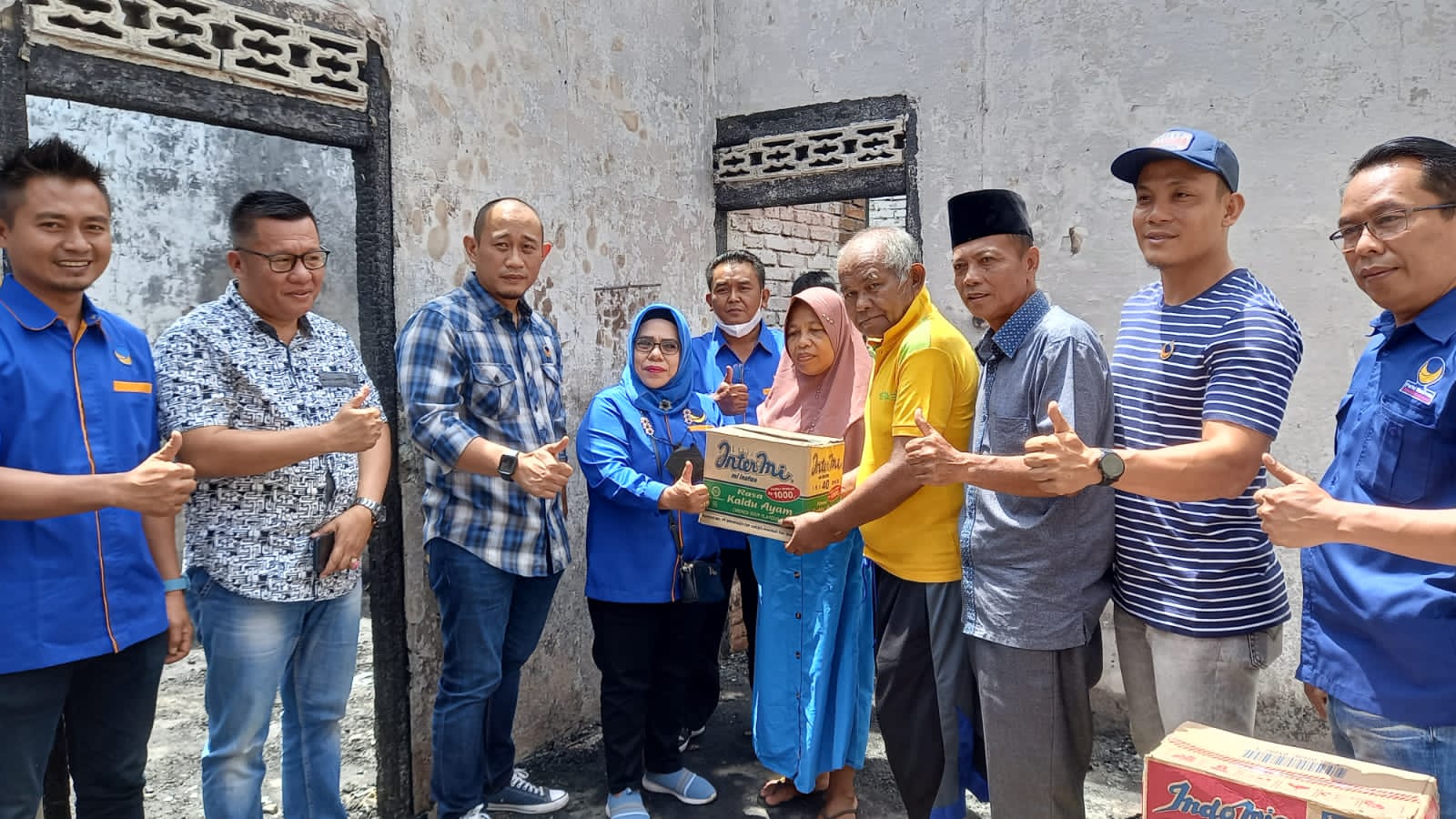 Yoppy Karim Bantu Korban Kebakaran di Bandung Ujung