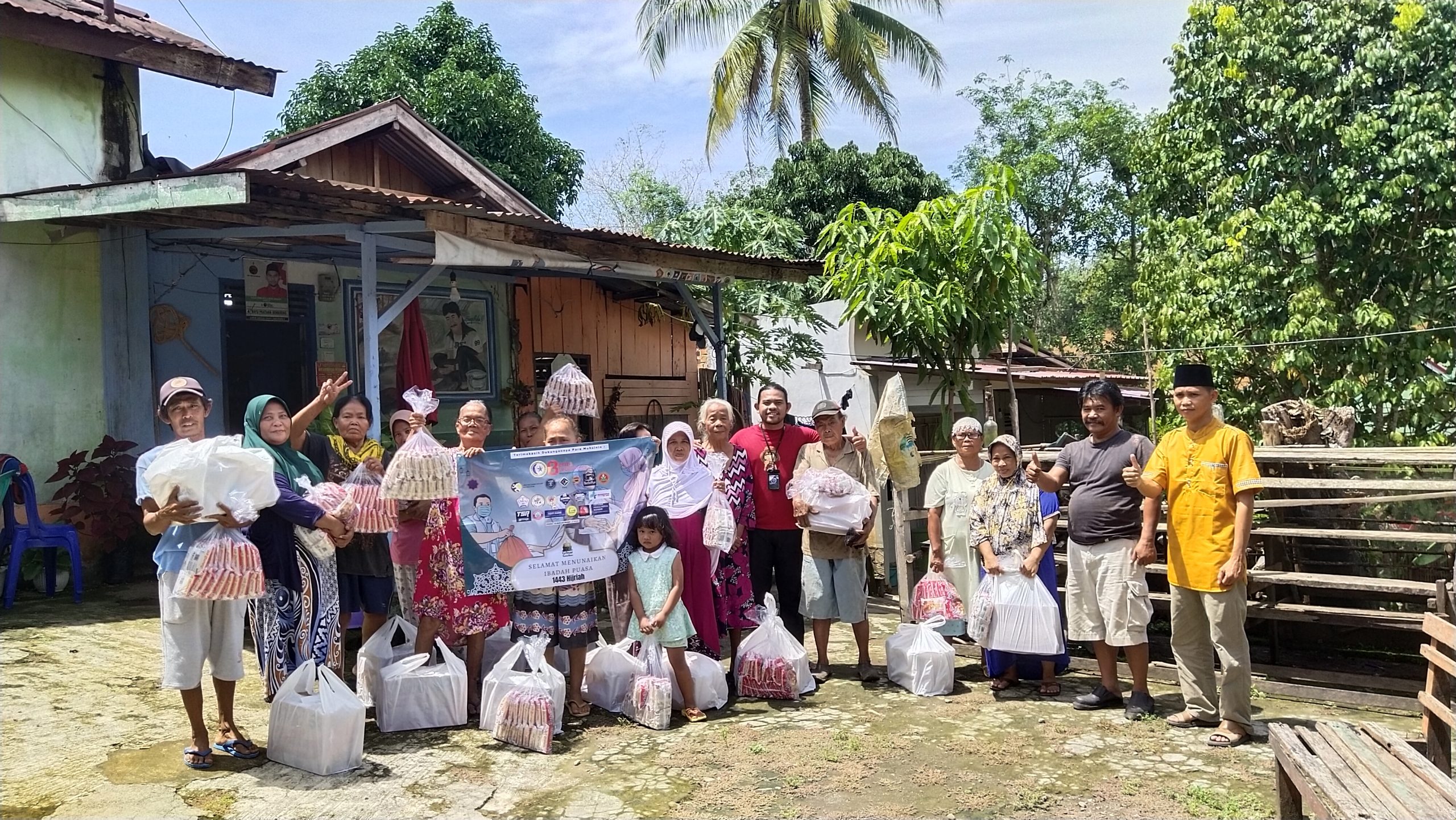 Jelang Idul Fitri Berita Lubuklinggau bagikan 100 Paket Sembako 