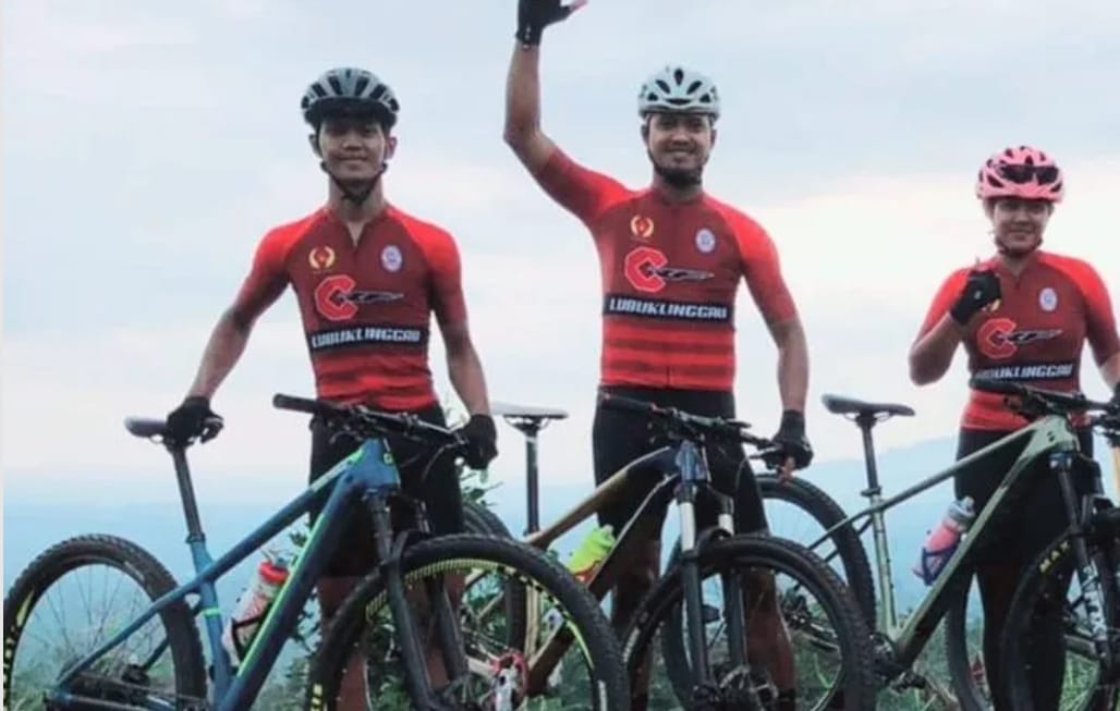 Deby, Ade, dan Surya Kompak Raih Podium di Ajang Silampari Cycling 2022