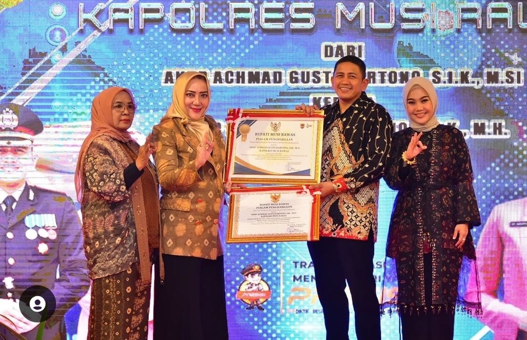 Bupati Musi Rawas Berikan Penghargaan Kepada AKBP Achmad Serta Polres Musi Rawas