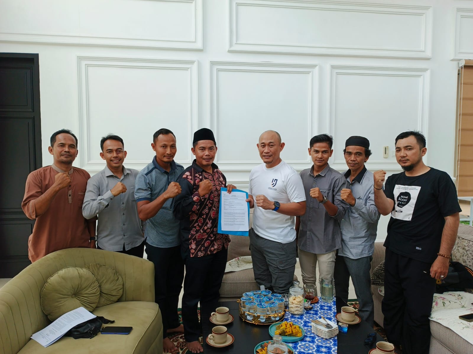 Laskar Santri Sepakat Menangkan Yoppy Rustam
