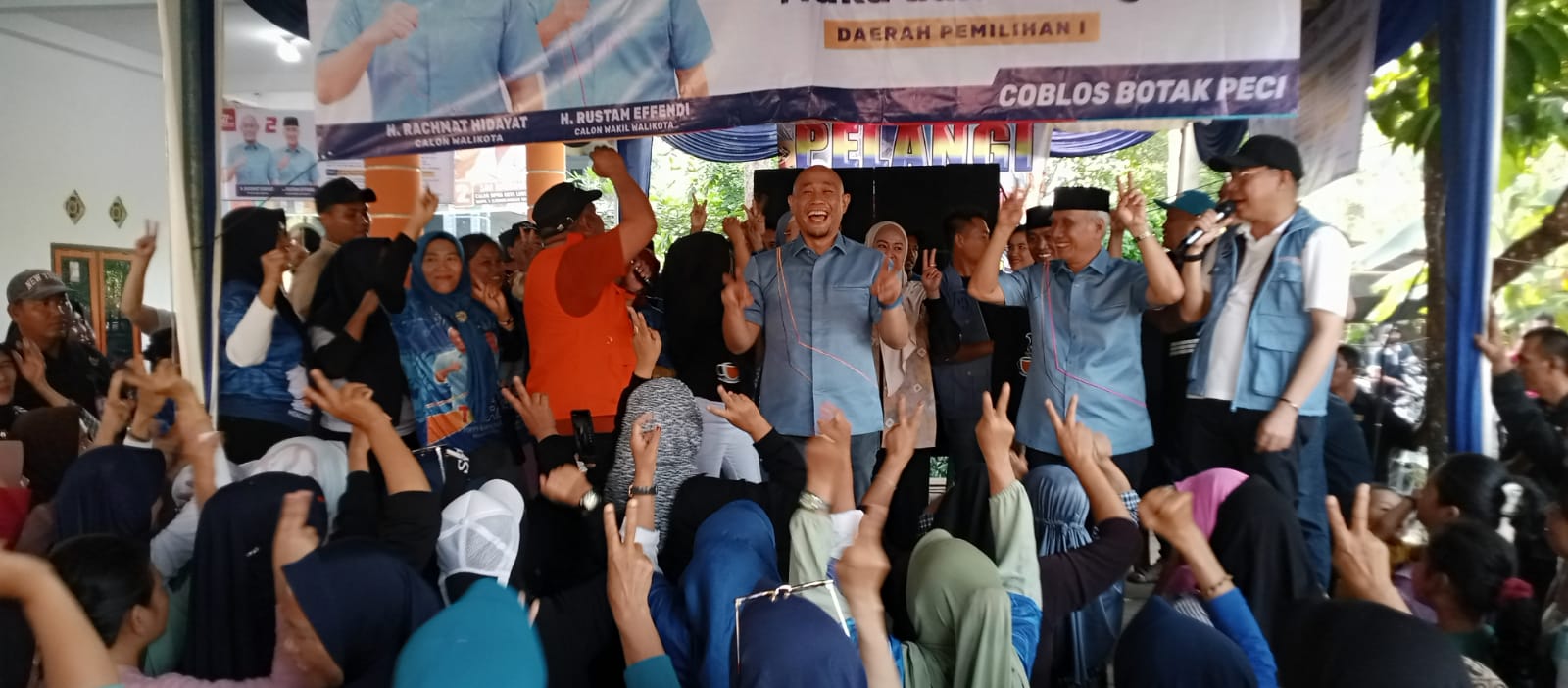 Yoppy-Rustam Disambut Antusias Warga Lubuk Tanjung, Komitmen Wujudkan Kesejahteraan Merata.