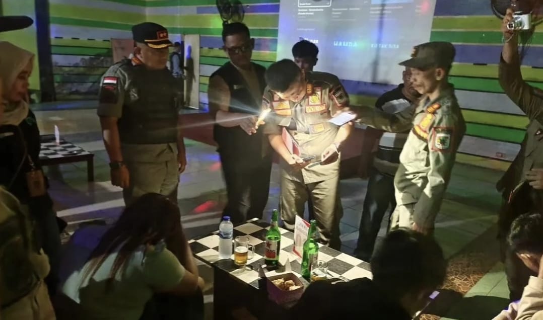 Operasi Yustisi di Lubuklinggau: Satpol PP Amankan Lima Orang dan Minuman Tak Berizin