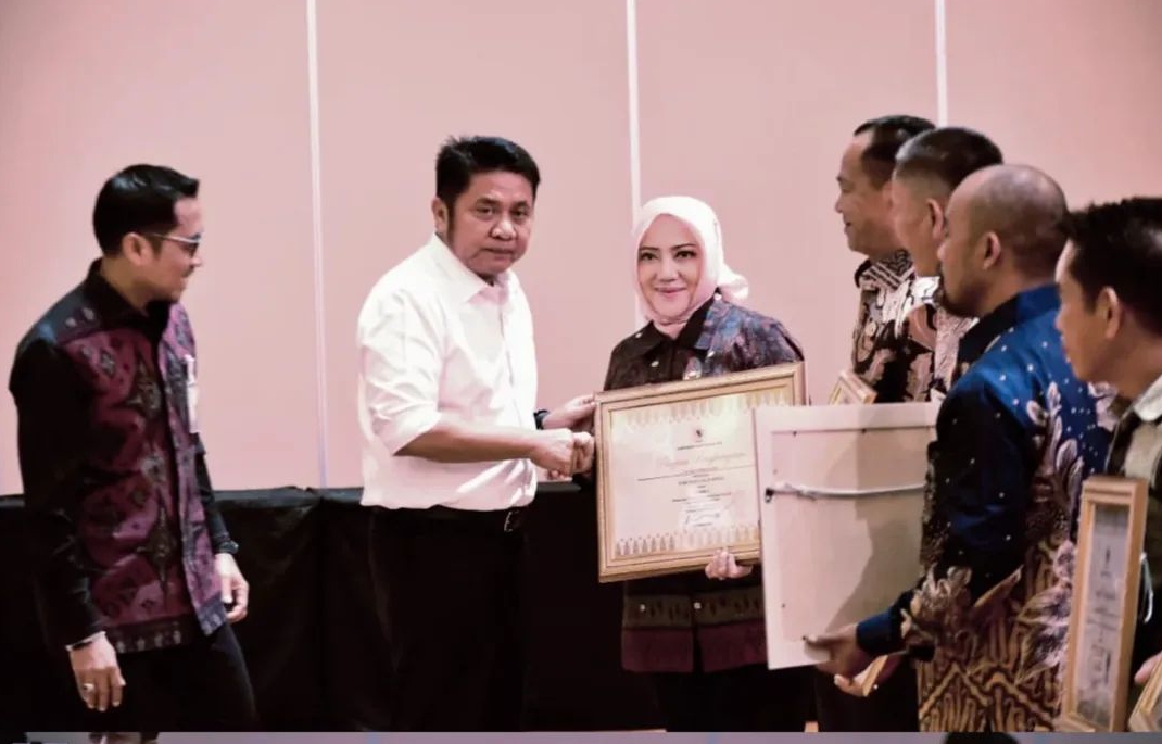 Bupati Musi Rawas Hadiri Penganugerahan Paritrana Award 2024 di Palembang