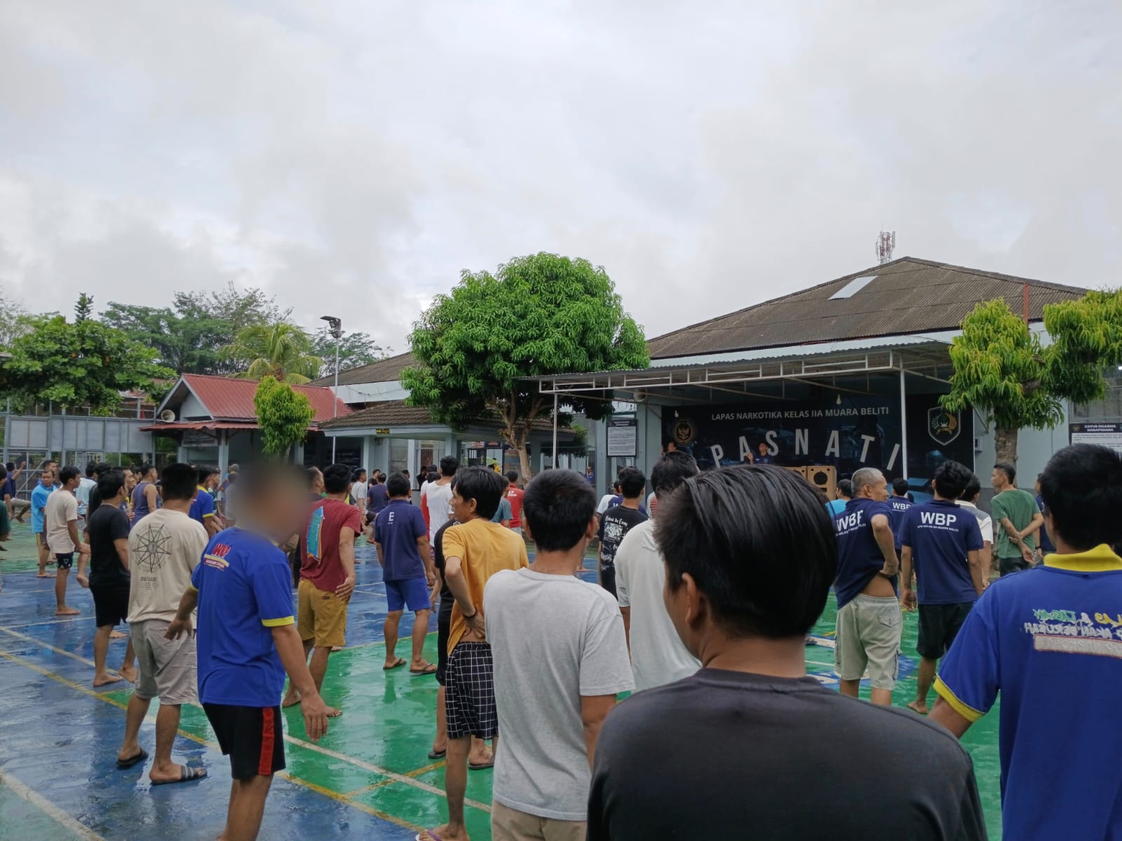 Warga Binaan Lapas Narkotika Muara Beliti Antusias Ikuti Senam Bersama