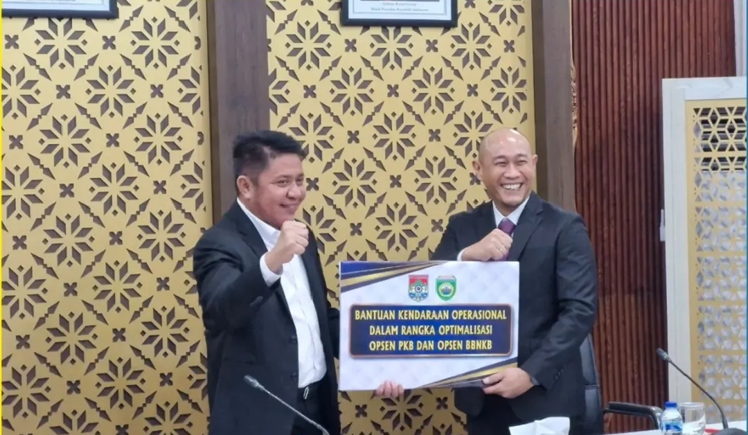 Wali Kota Lubuklinggau Serahkan Bantuan Kendaraan Operasional untuk Optimalkan Pajak Kendaraan Bermotor