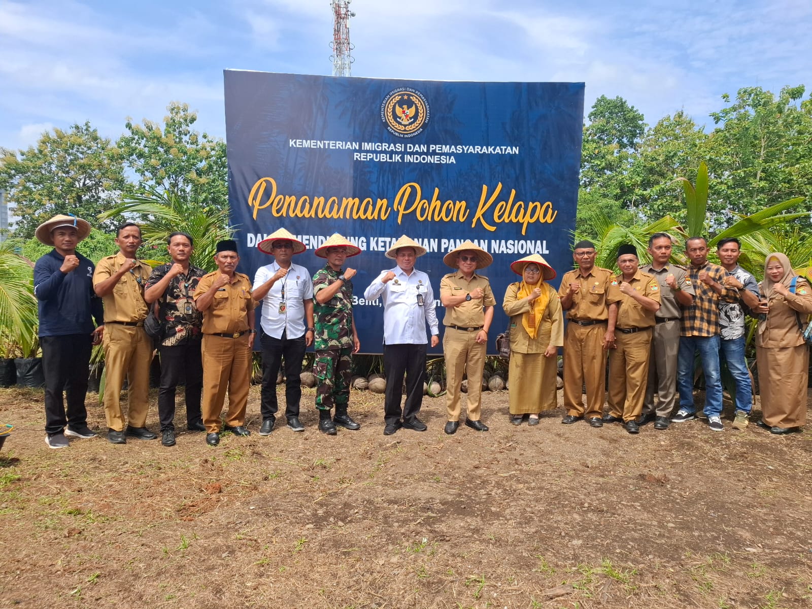 Lapas Narkotika Muara Beliti Ikuti Penanaman 360 Ribu Bibit Kelapa dan Launching BLK Nusakambangan Secara Virtual Bersama Bupati, Kajari, dan Kapolres Musi Rawas