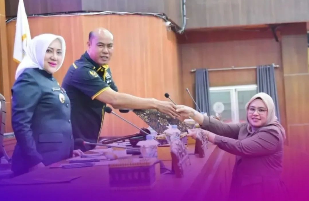 Bupati Musi Rawas Hadiri Rapat Paripurna DPRD Bahas Lima Raperda Inisiatif Tahun 2025