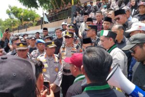 Masyarakat Lubuklinggau Gelar Aksi Damai di Depan Kantor DPRD Lubuklinggau